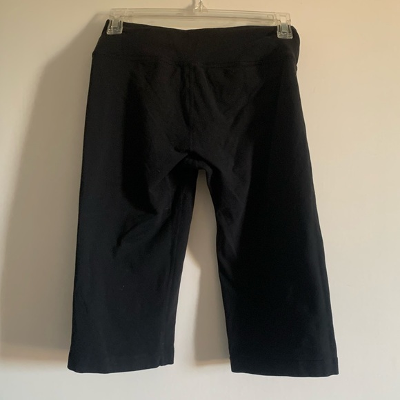 Lululemon Athleta Black Cropped Criss Cross Top Flare Leggings size 6 EUC - Picture 3 of 6